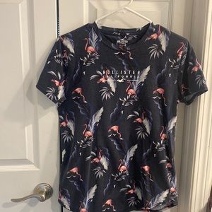 Small men’s hollister t shirt